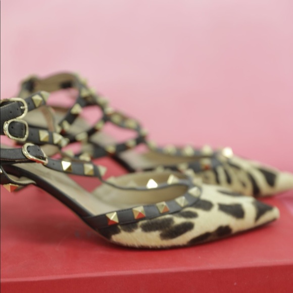 Valentino- Rockstud Leopard T-Strap - Picture 2 of 3